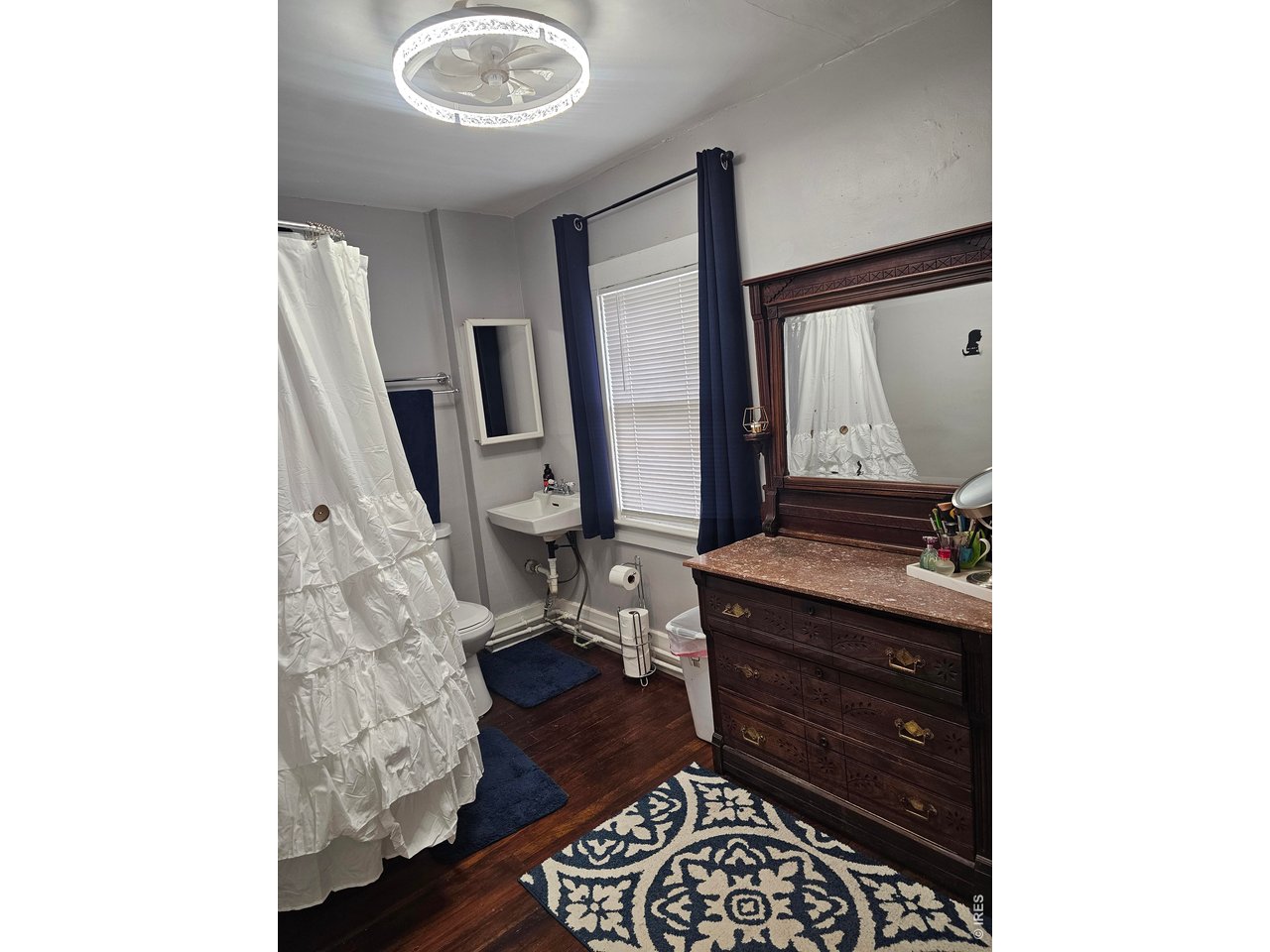 704 South 3rd Avenue Sterling, CO 80751 - Photo 16 of 33 Upstairs full bath