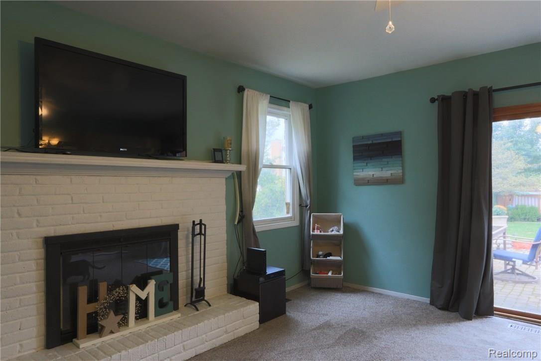 6713 Carlton Road Canton, MI 48187 - Photo 18 of 33 19 FR.JPG