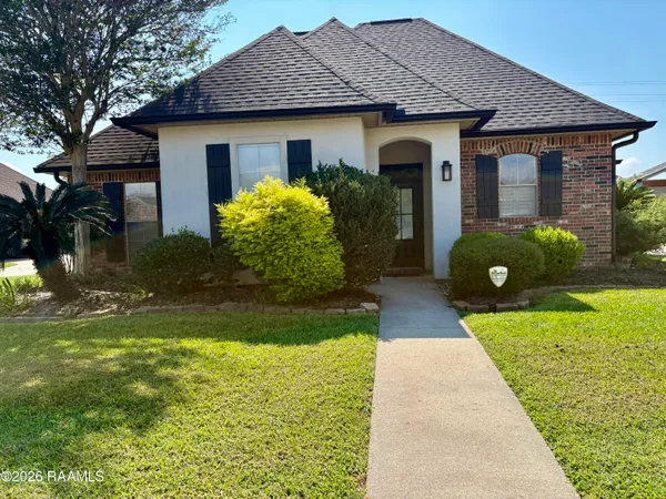 $259,900 | 407 Hillbrooke Drive, Broussard, LA 70518
