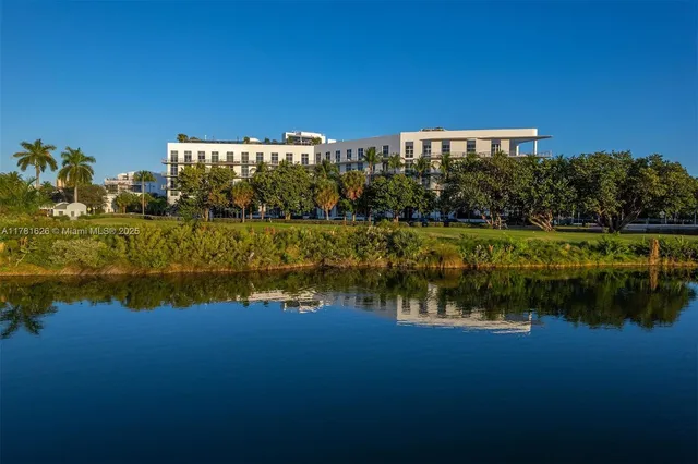 $3,100,000 | 2001 Meridian Avenue, Unit 514, Miami Beach, FL 33139