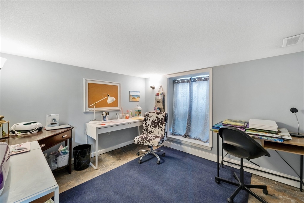 45 Georgetown Street Springfield, MA 01104 - Photo 18 of 25 Gallery Image 18