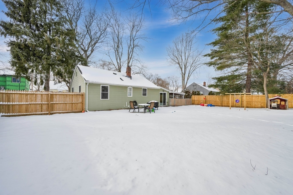45 Georgetown Street Springfield, MA 01104 - Photo 2 of 25 Gallery Image 2