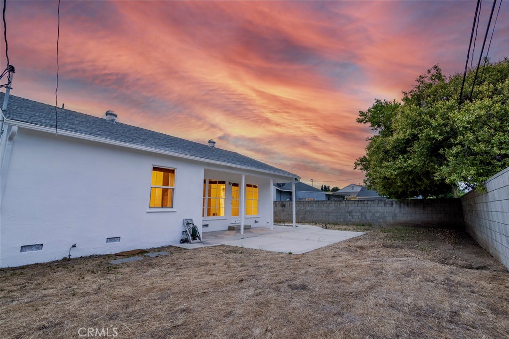 8129 Darby Place Reseda, CA 91335 - Photo 16 of 19 a view of backyard of a house
