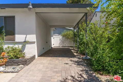 $2,695 | 19613 Haynes Street, Reseda, CA 91335