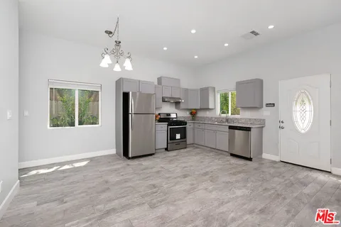 $2,695 | 19613 Haynes Street, Reseda, CA 91335