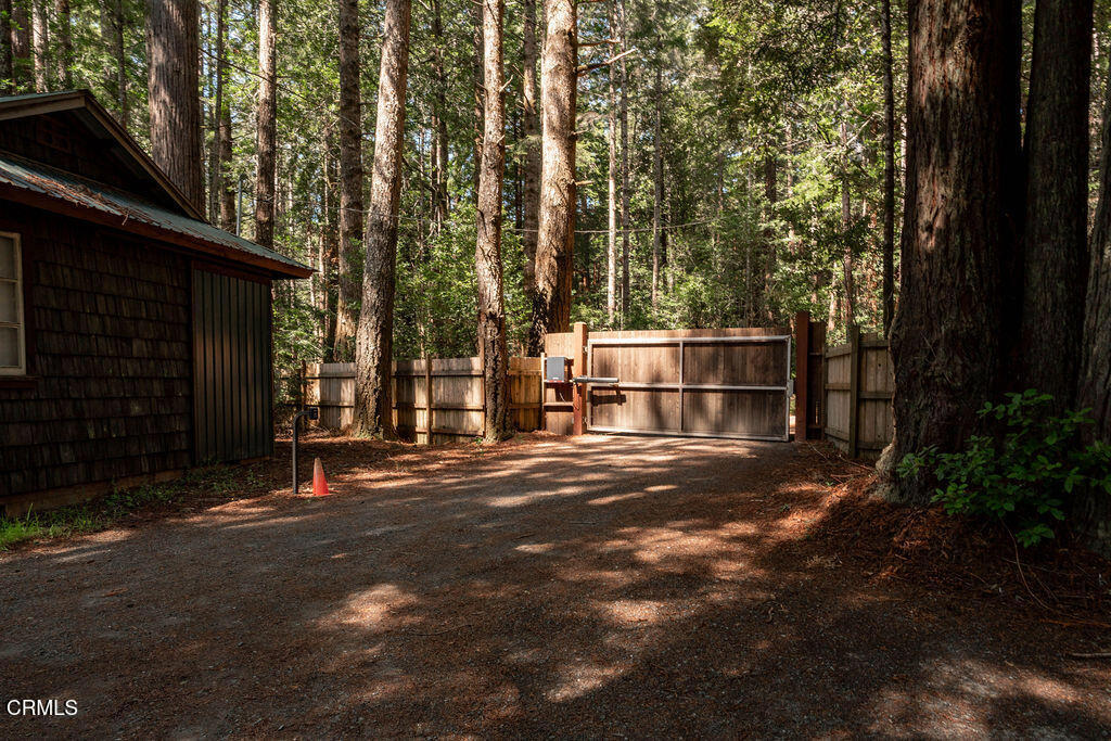 29701 Navarro Ridge Road Albion, CA 95410 - Photo 31 of 32 private gated entrace