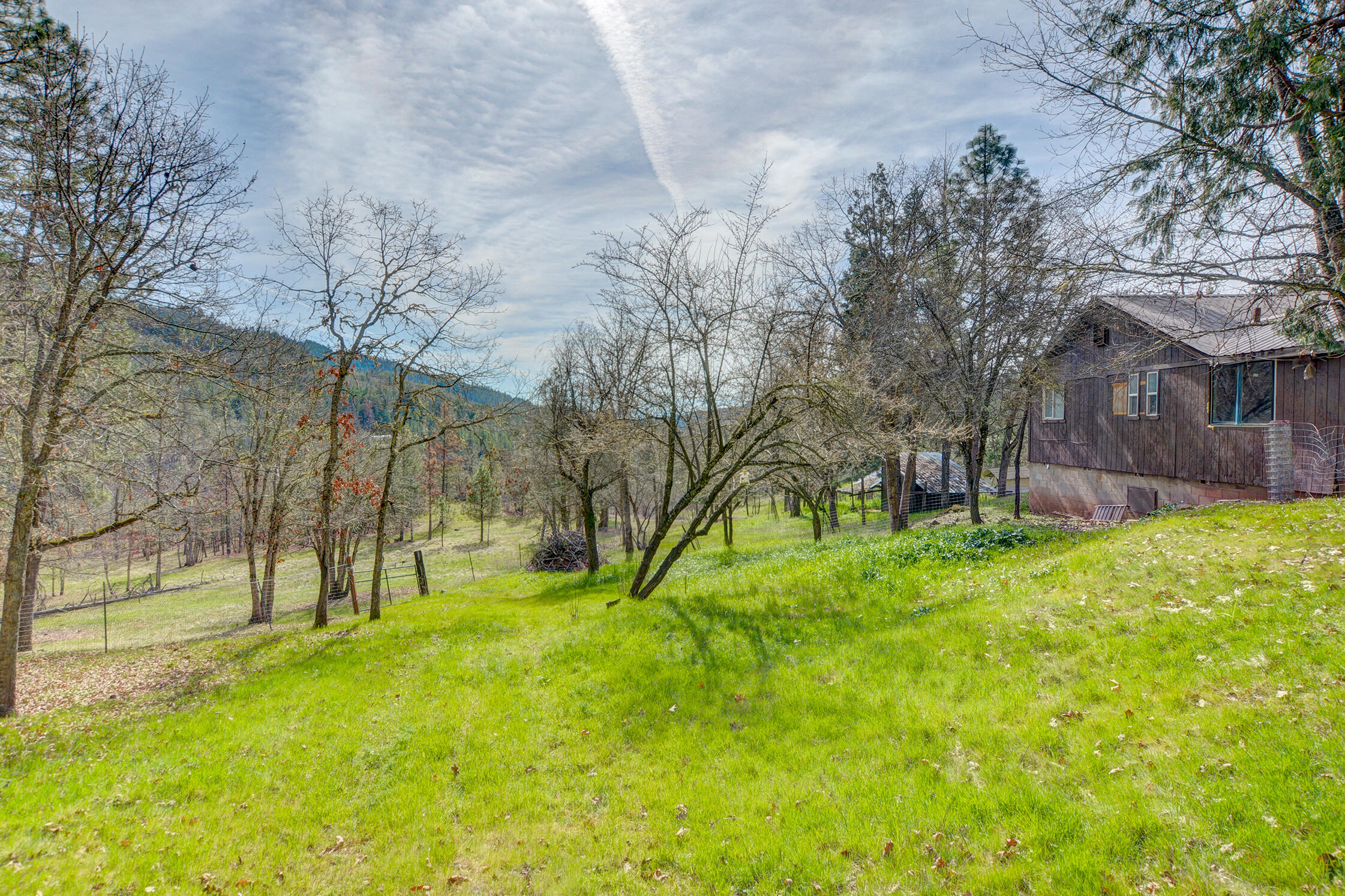 5492 Highway 227 Trail, OR 97541 - Photo 45 of 57