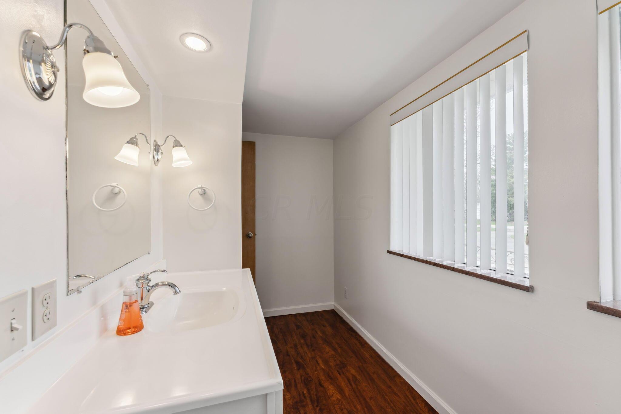 4540 Summit Ridge Road Columbus, OH 43220 - Photo 39 of 65 Half Bathroom