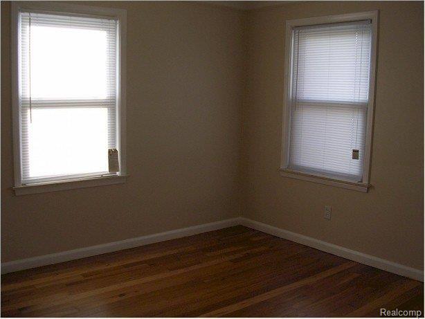 17580 Reed Street Melvindale, MI 48122 - Photo 5 of 8 Living Room