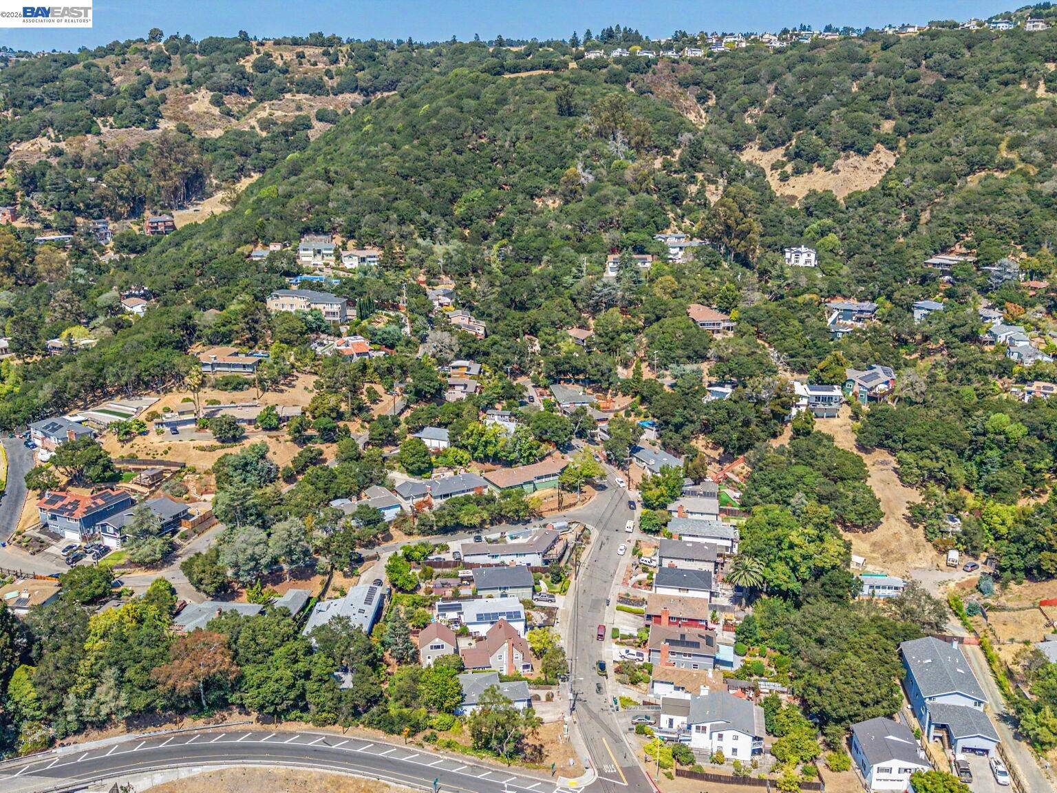 4015 Rusting Avenue Oakland, CA 94605 - Photo 6 of 88 Gallery Image 6
