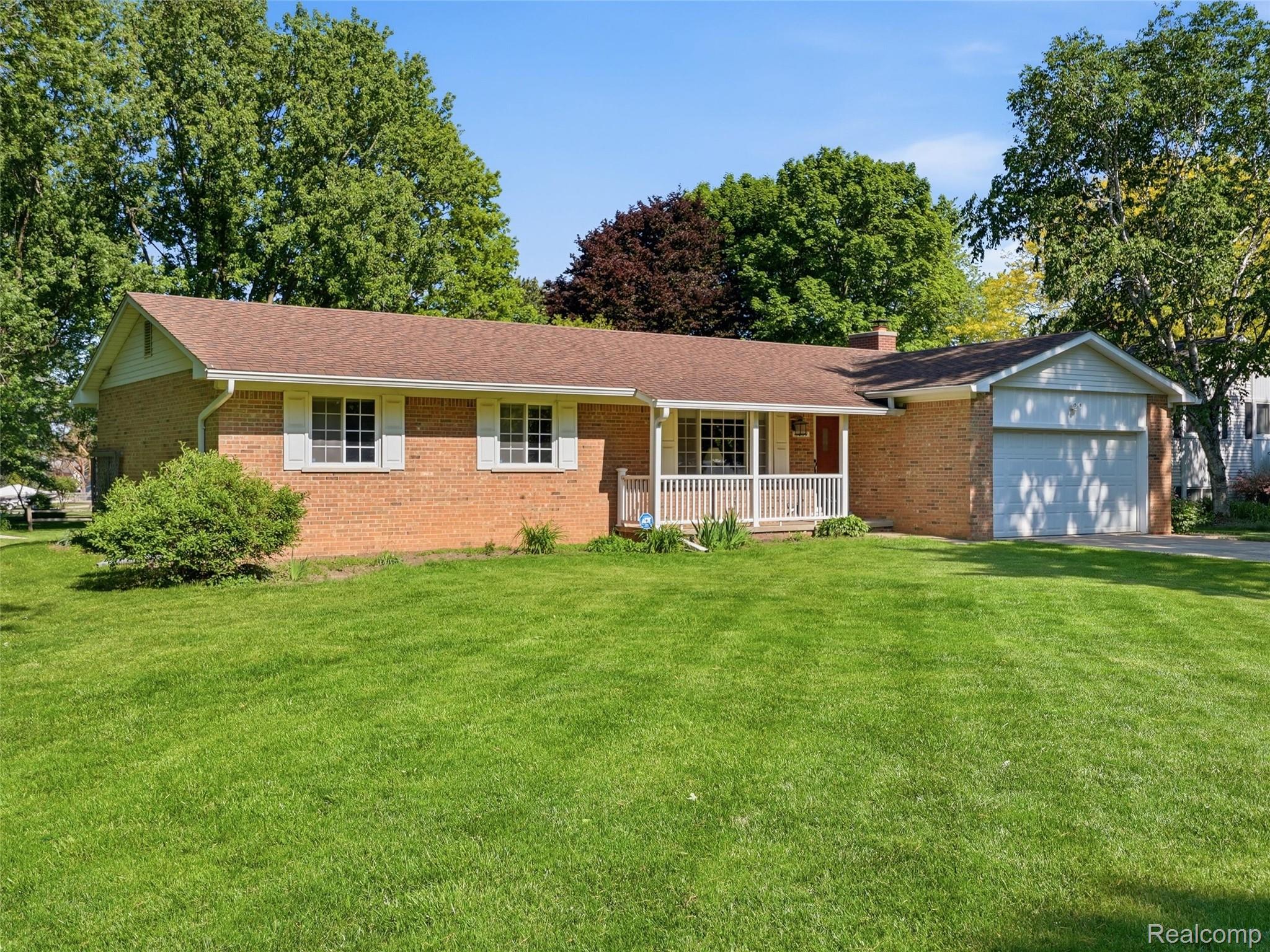 5059 Kidder Road Almont, MI 48003 - Photo 4 of 61 04-DSC01618.jpg