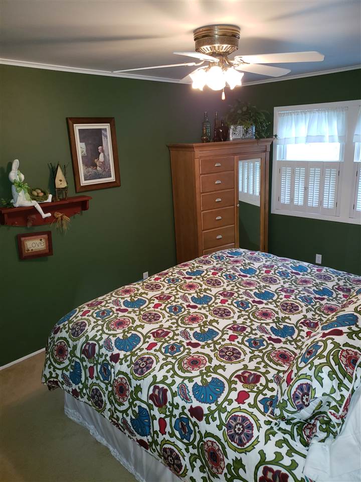 1056 Ramsgate Road Flint, MI 48532 - Photo 16 of 23 31380916-15.JPG