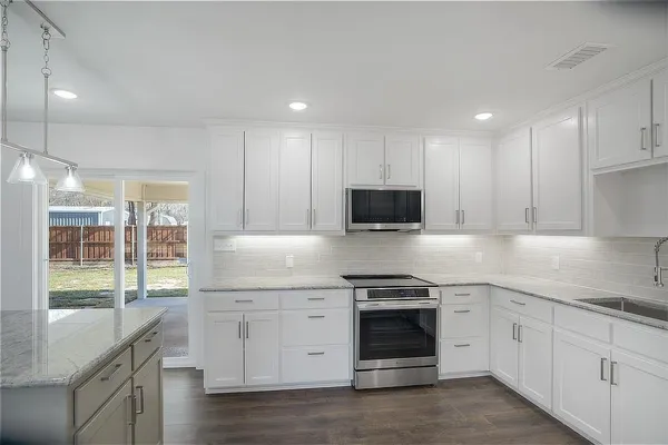 $324,900 | 128 North Osborn Street, Alba, TX 75410