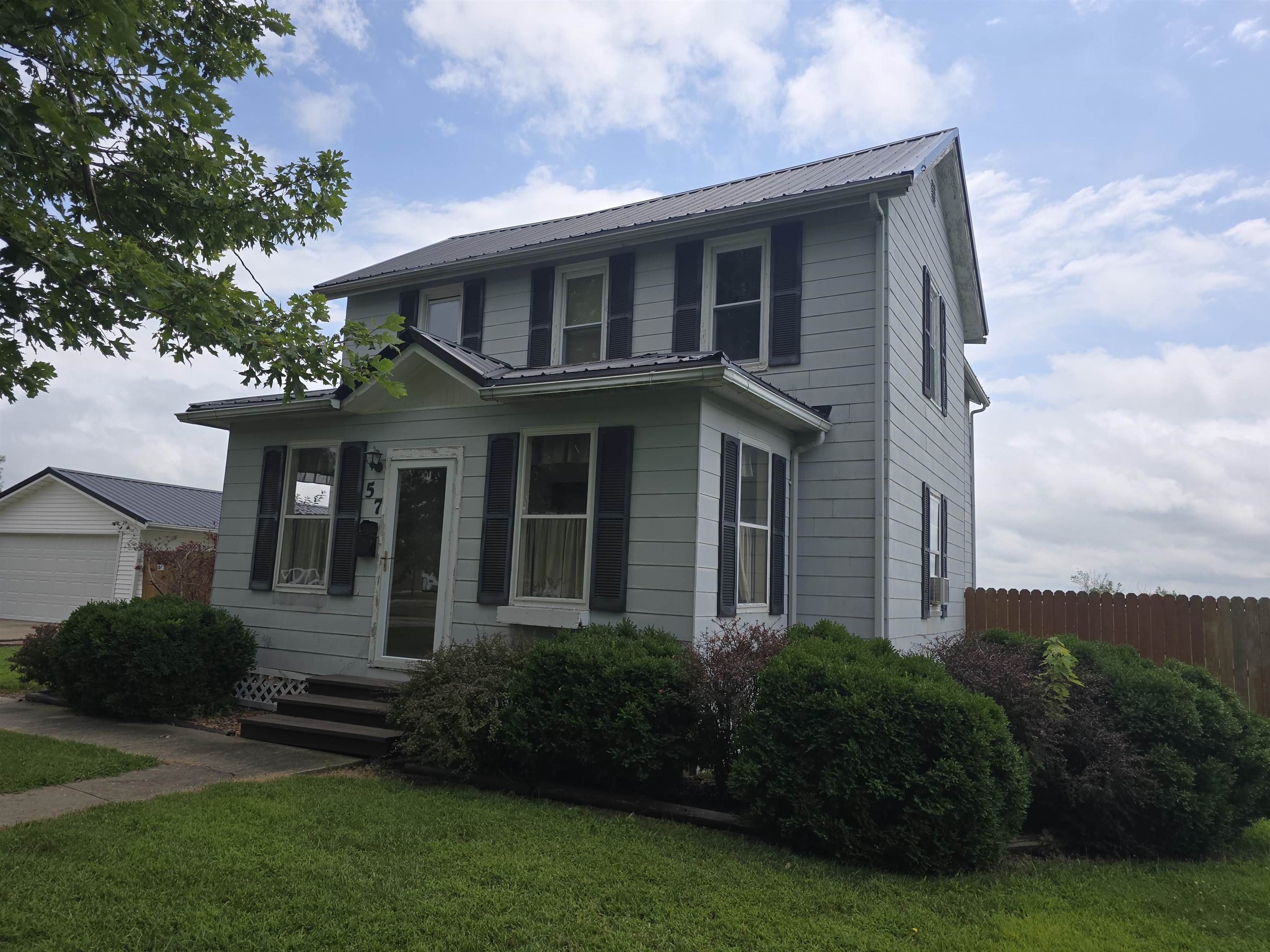57 West Main Street Carthage, IL 62321 - Photo 1 of 31 Gallery Image 1