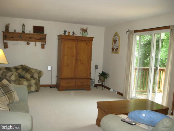 850 Ridge Road Pottstown, PA 19465 - Photo 5 of 13 Family Room