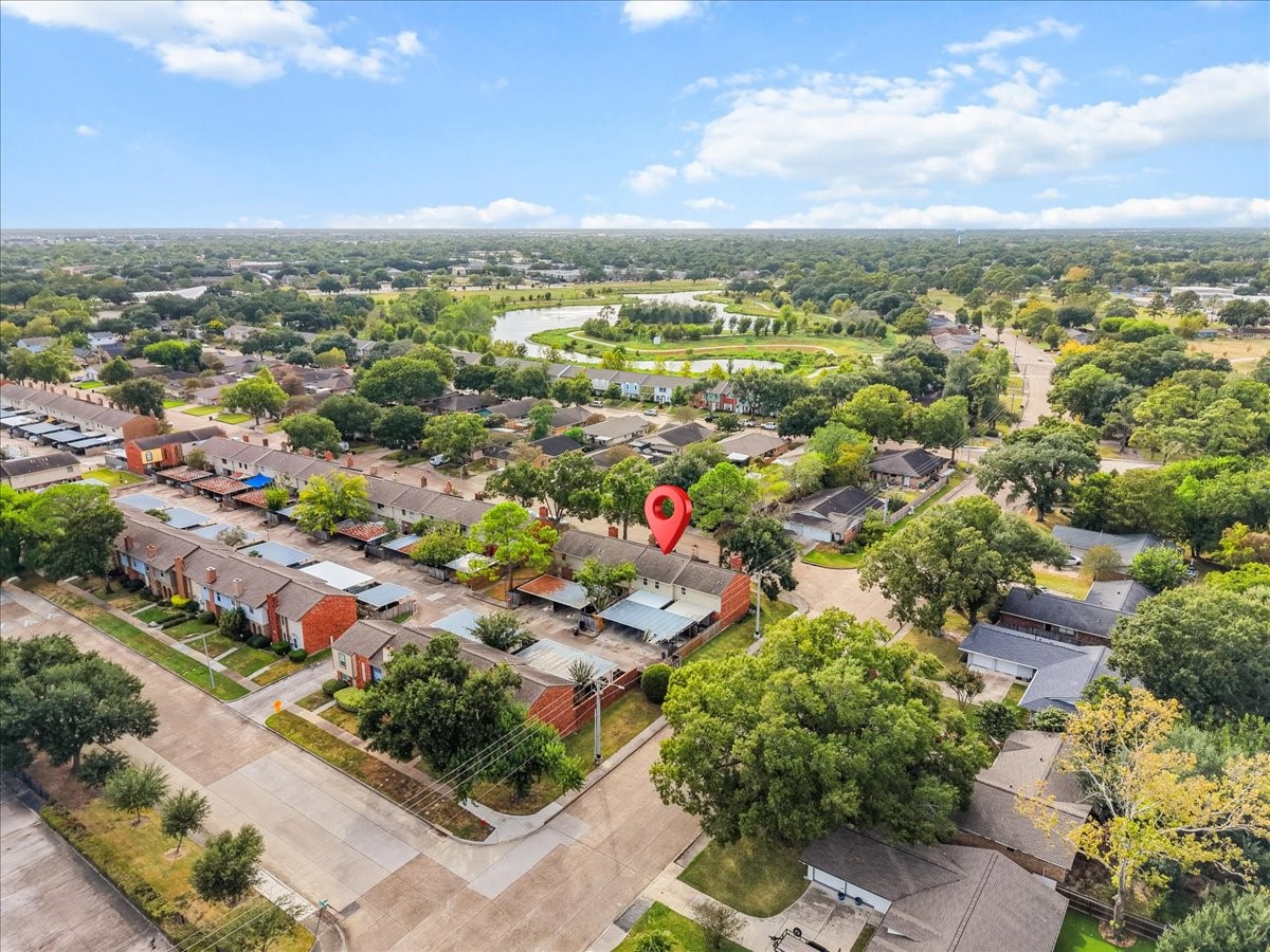1572 Silverpines Road, Unit 572 Houston, TX 77062 - Photo 31 of 37 This location is close to EVERYTHING! Enjoy shopping, restaurants, and easy highway access for commuting. Plus, the Exploration Green is close by, along with it's walking trails and rec areas.