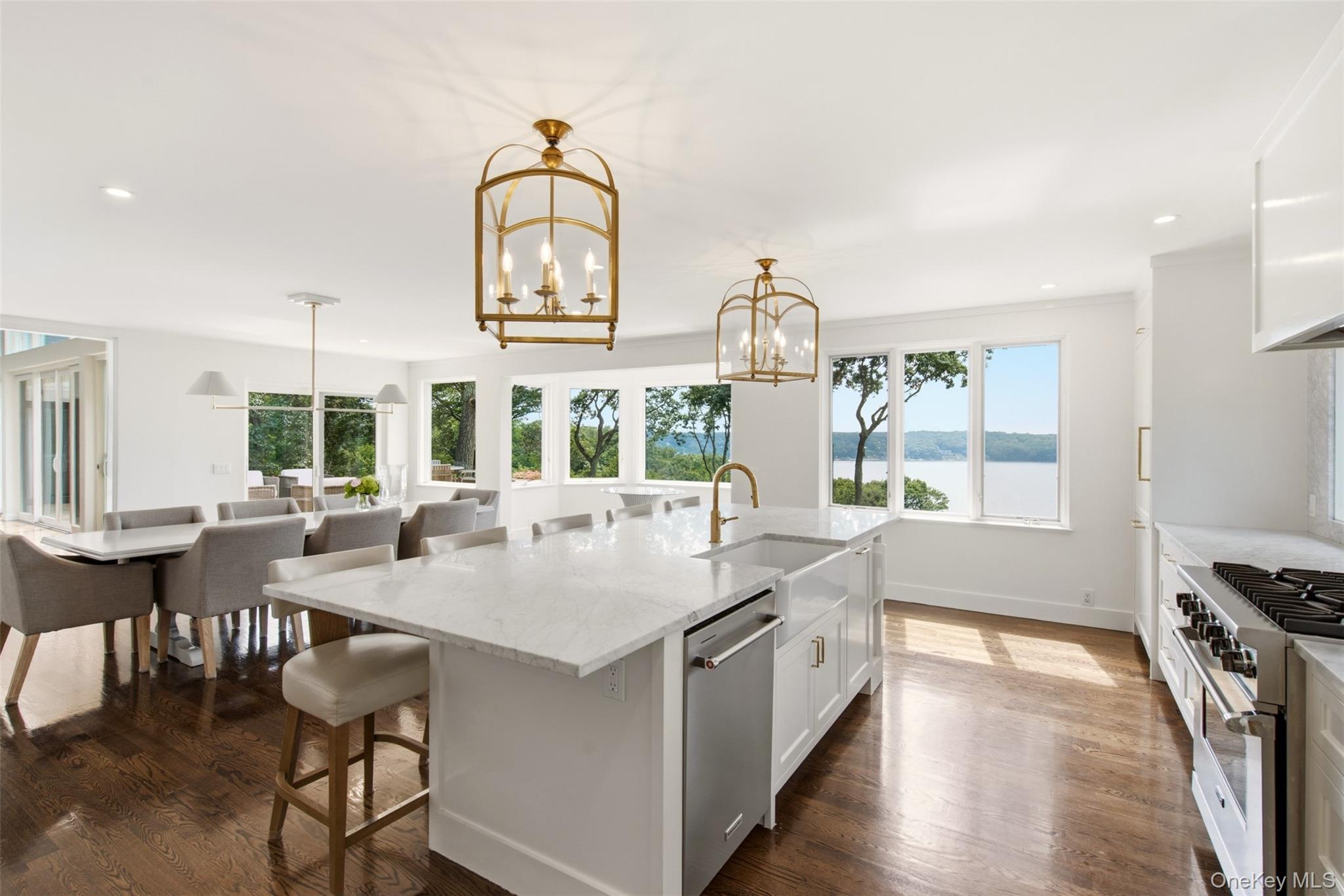 86 White Hill Road Cold Spring Harbor, NY 11724 - Photo 10 of 36