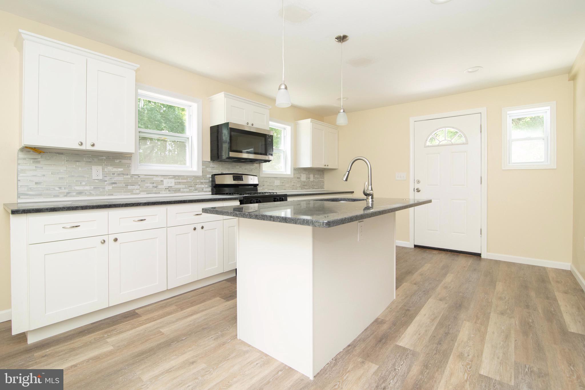 11 Mill Road Burlington, NJ 08016 - Photo 3 of 24 Gallery Image 3
