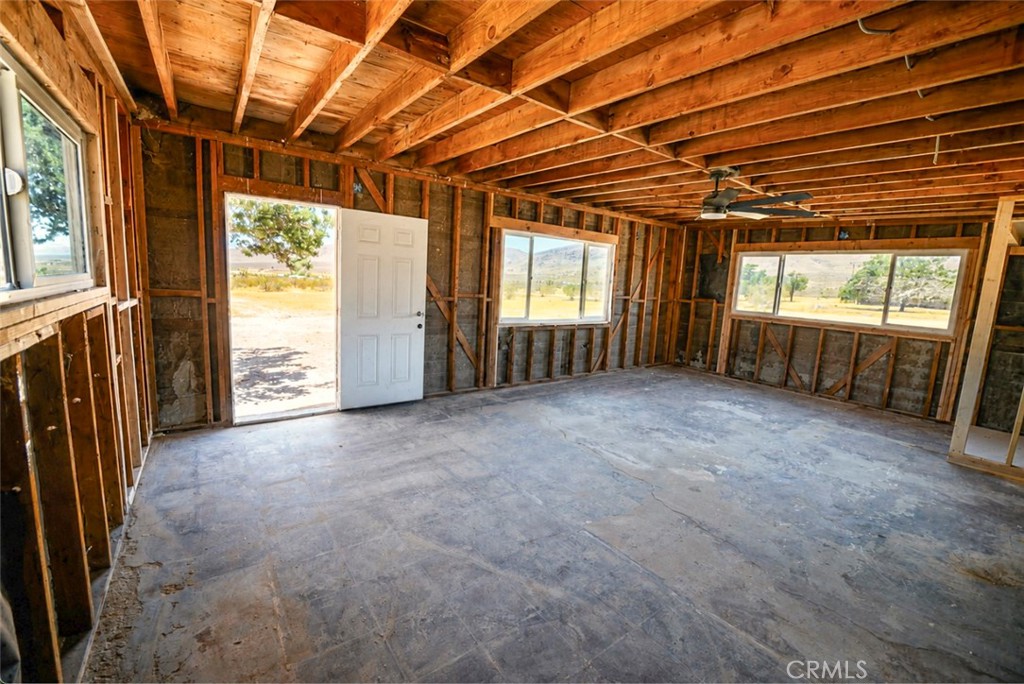 27127 Zuni Road Apple Valley, CA 92307 - Photo 10 of 19 Gallery Image 10