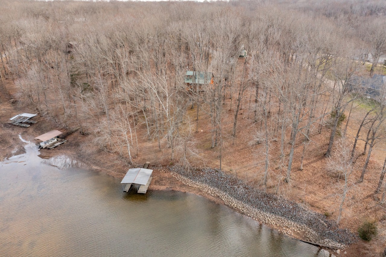 713 Al Henn Road Cadiz, KY 42211 - Photo 36 of 43 a close up of a white marble wall