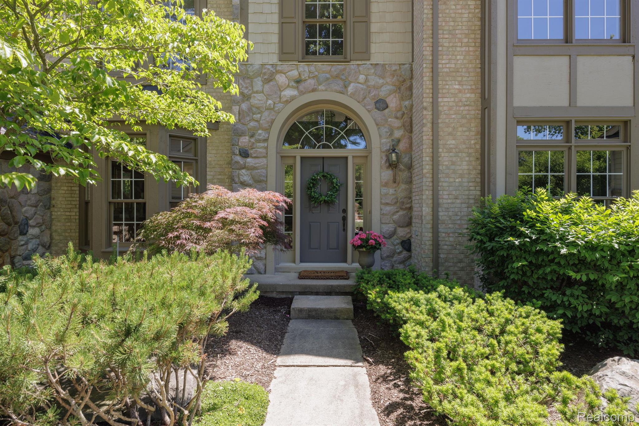 4237 Calumet Drive Rochester, MI 48306 - Photo 3 of 64 Gallery Image 3
