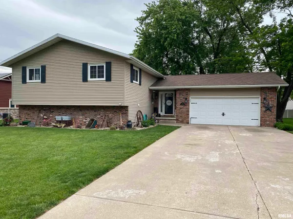 $291,000 | 338 Harvester Road, Canton, IL 61520