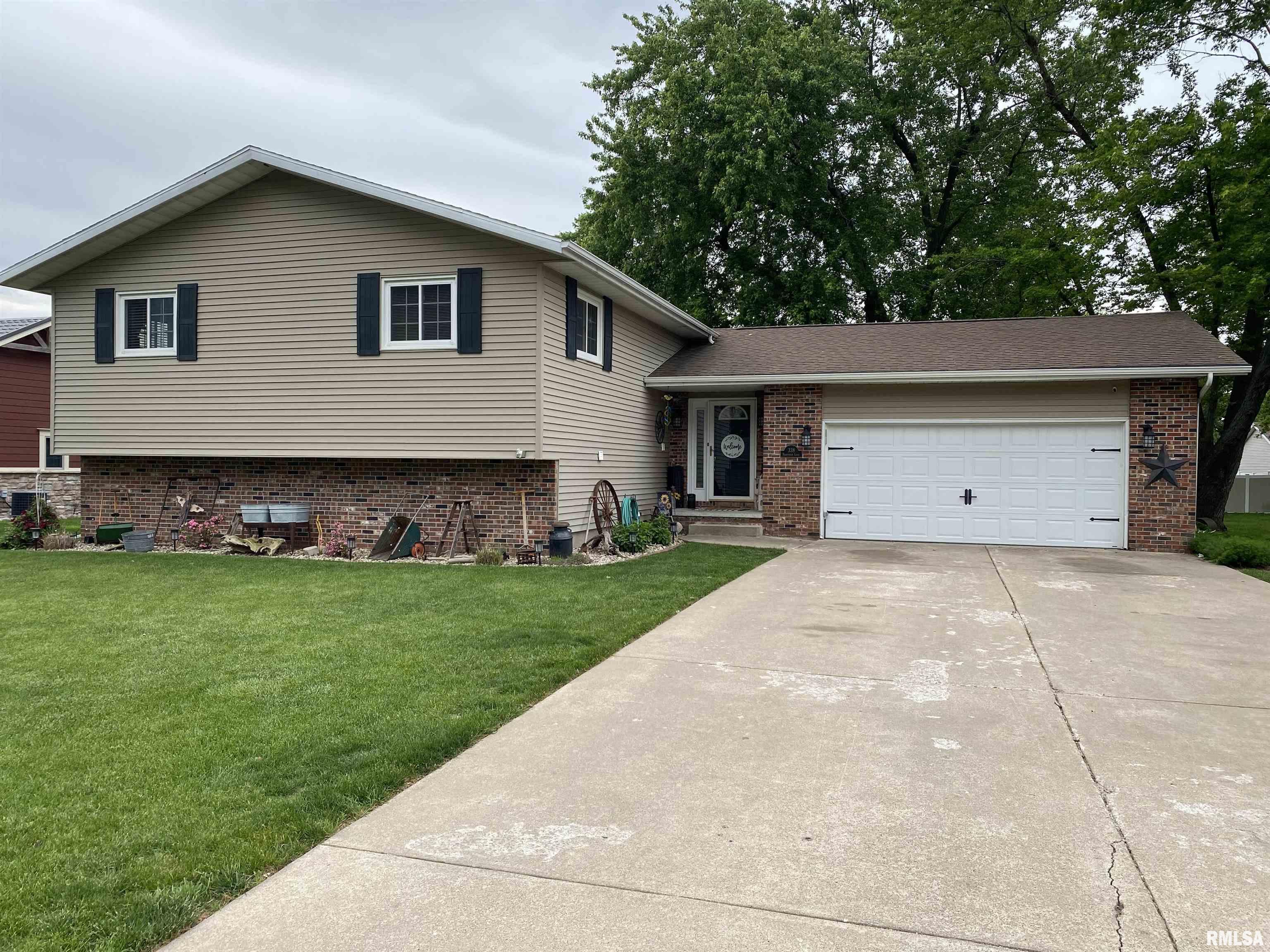 338 Harvester Road Canton, IL 61520 - Photo 1 of 49