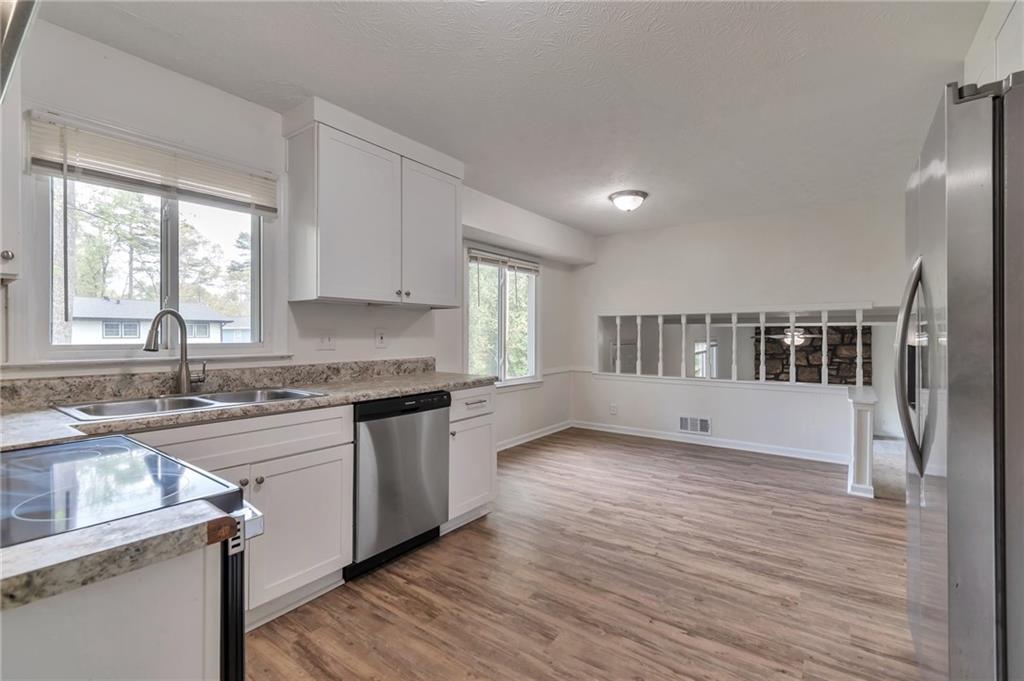 5350 Rockbridge Road Southwest Stone Mountain, GA 30088 - Photo 9 of 25