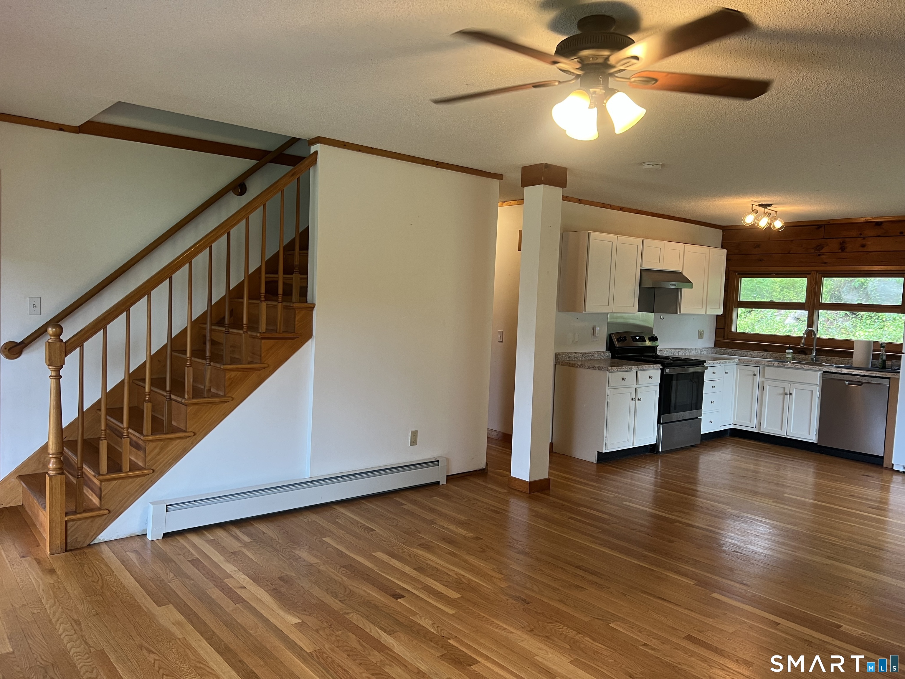 698 Leetes Island Road Branford, CT 06405 - Photo 2 of 9