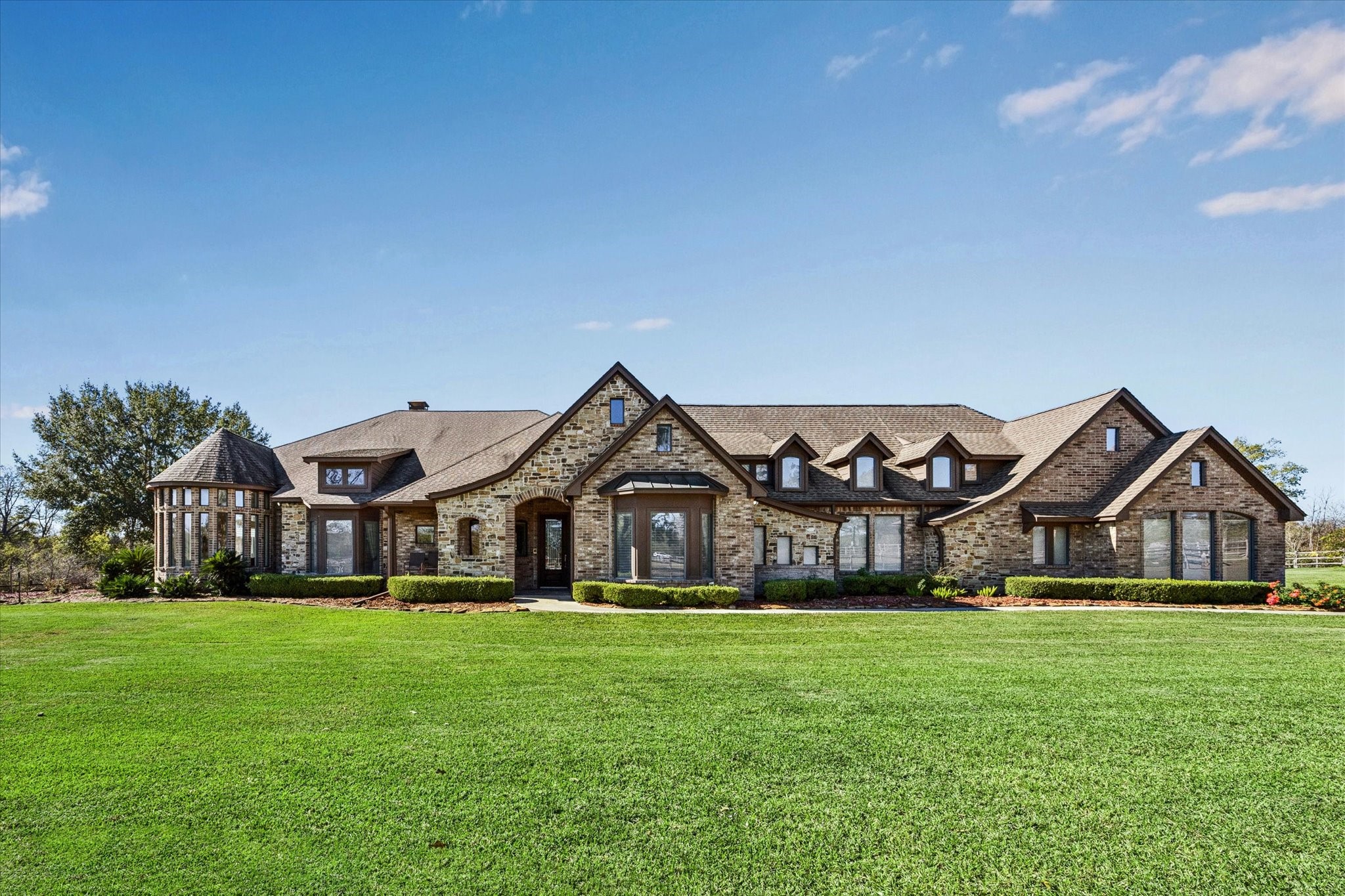 16372 Highway 6 Navasota, TX 77868 - Photo 2 of 49 a front view of house with yard and green space