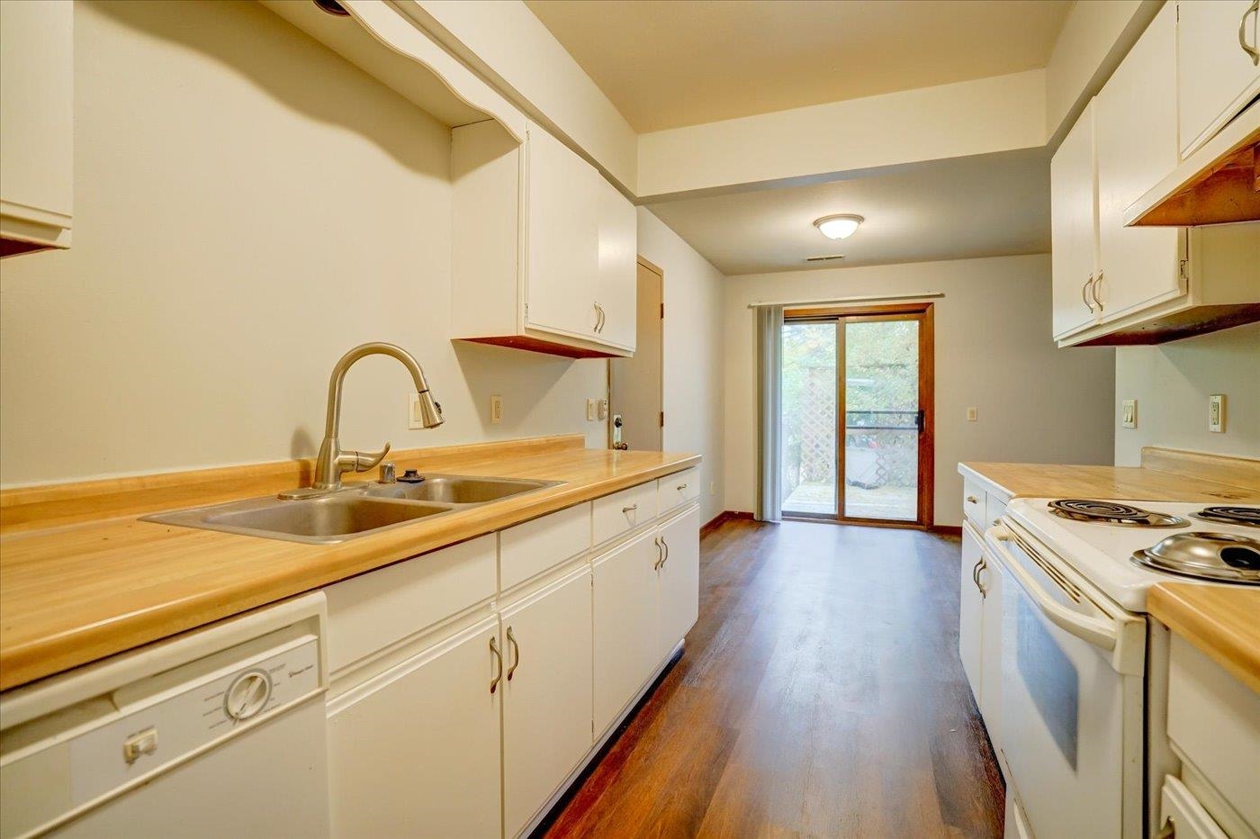 58 Sunfish Court Madison, WI 53713 - Photo 9 of 24
