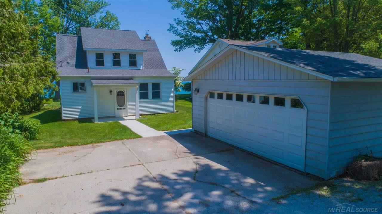4045 Lakeshore Road Lexington, MI 48450 - Photo 6 of 56 50044876-5.JPG