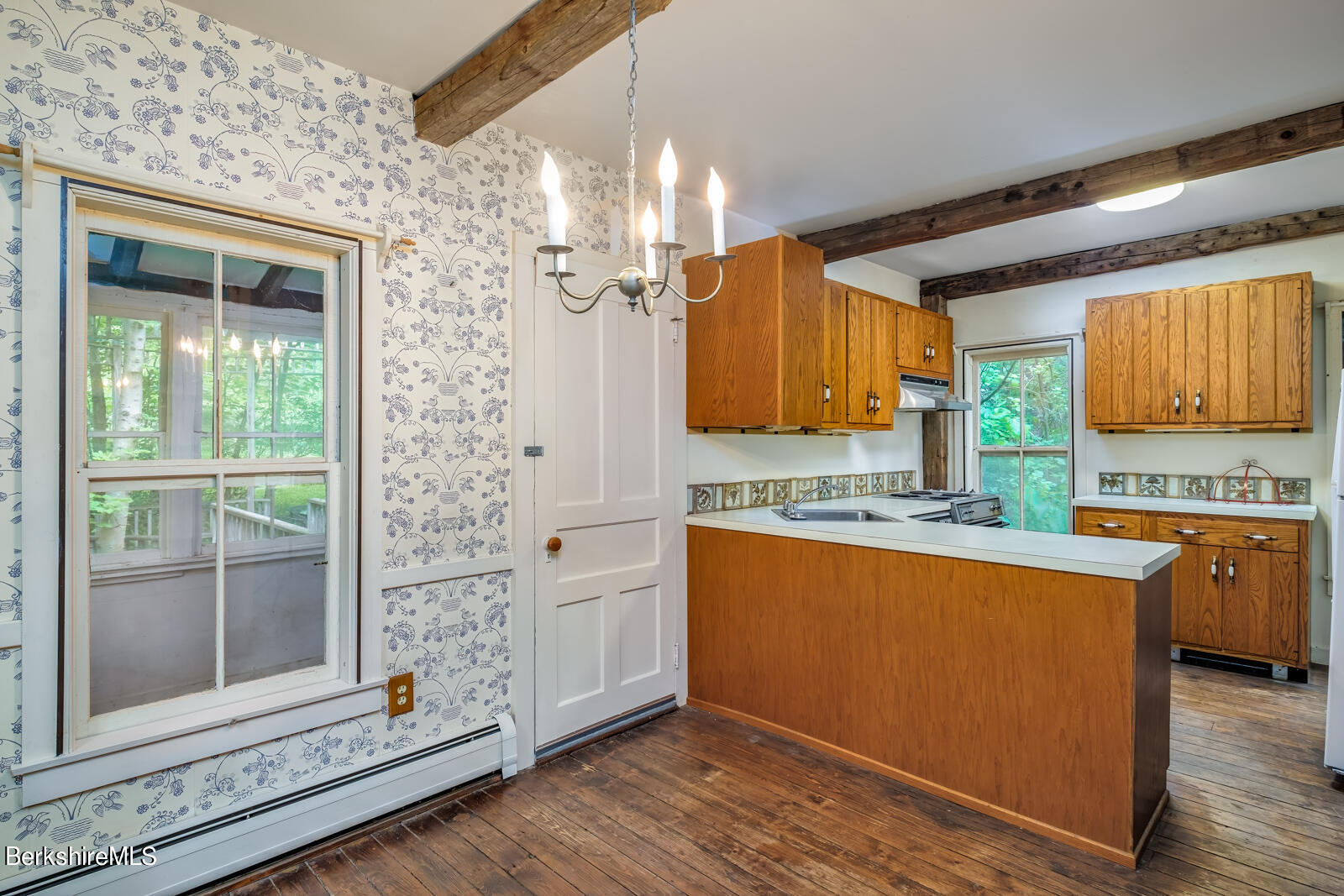 145 Henderson Road Williamstown, MA 01267 - Photo 11 of 26 Dining area
