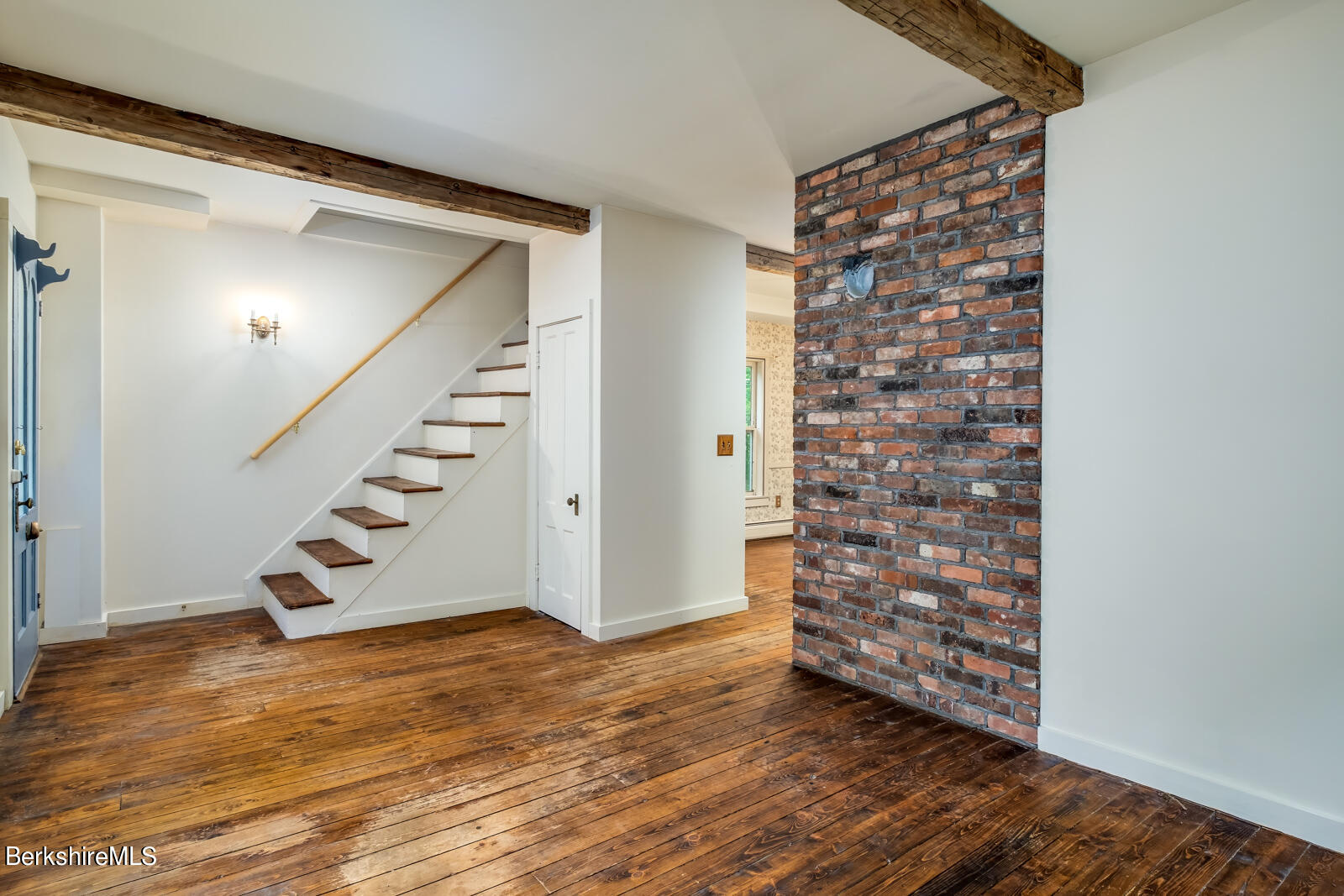 145 Henderson Road Williamstown, MA 01267 - Photo 7 of 26 Living room