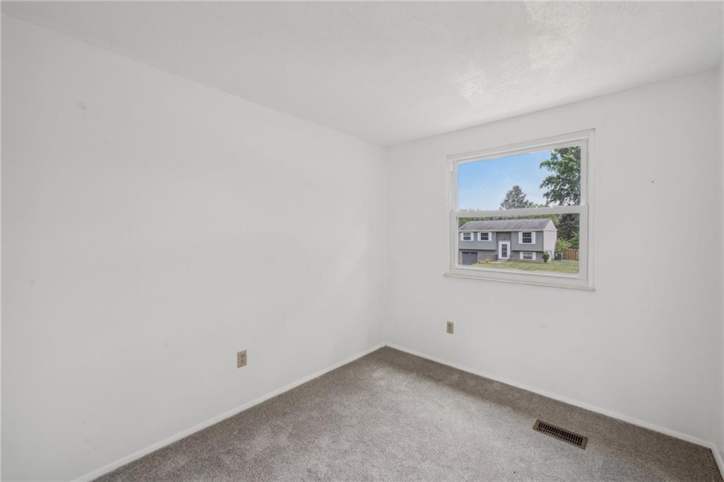 215 Pintail Road Gibsonia, PA 15044 - Photo 12 of 23 Gallery Image 12