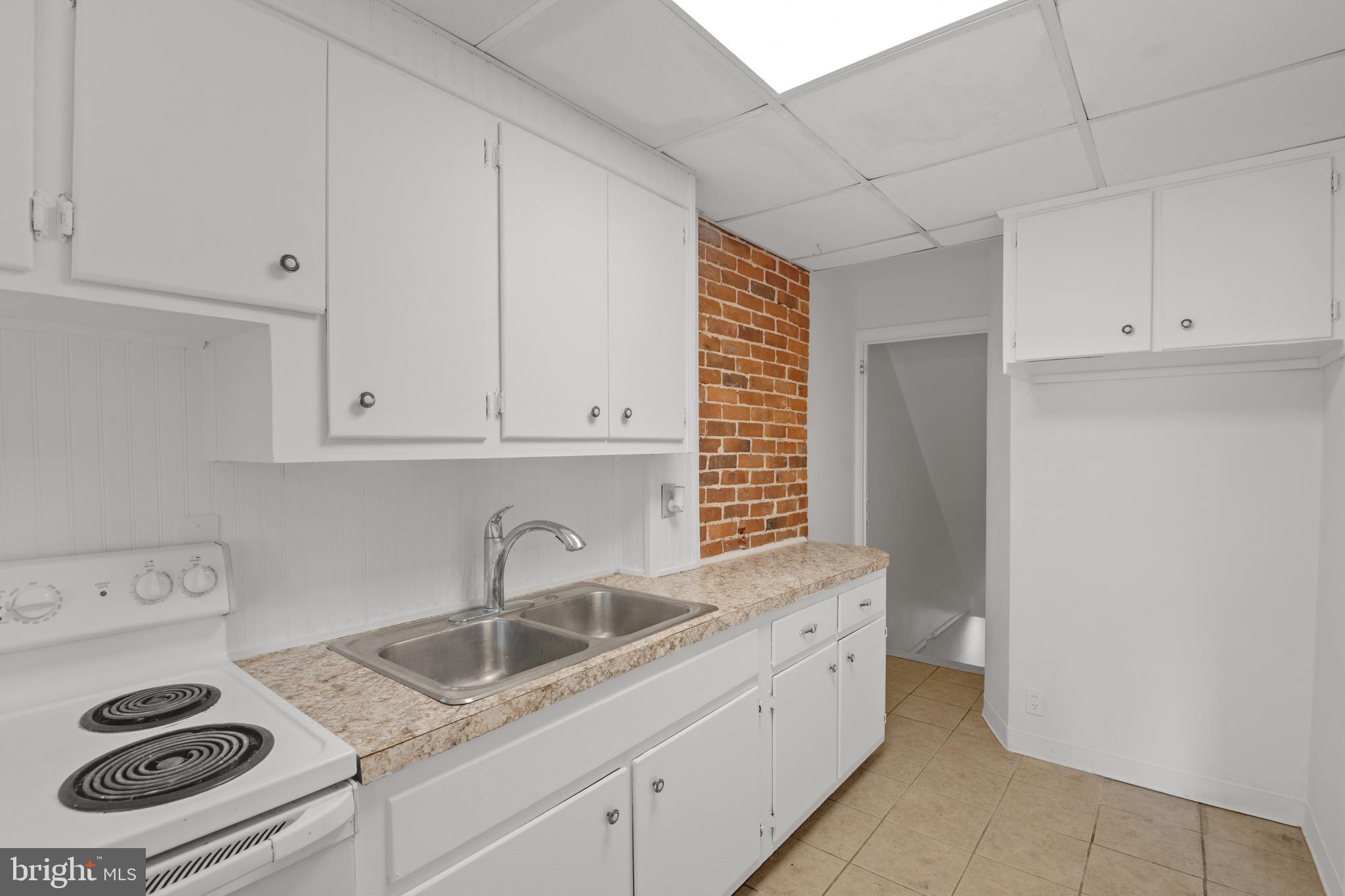 516 Hand Avenue Lancaster, PA 17602 - Photo 2 of 20