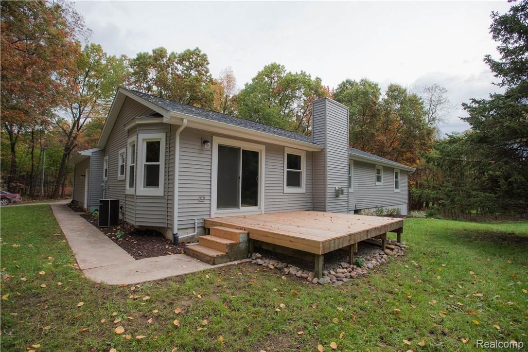 13906 Rocky Ridge Hartland, MI 48353 - Photo 65 of 73 RRK-164.jpg