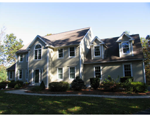 17 Maynard Road Berlin, MA 01503 - Photo 1 of 30 Gallery Image 1