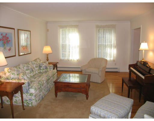 17 Maynard Road Berlin, MA 01503 - Photo 6 of 30 Gallery Image 6