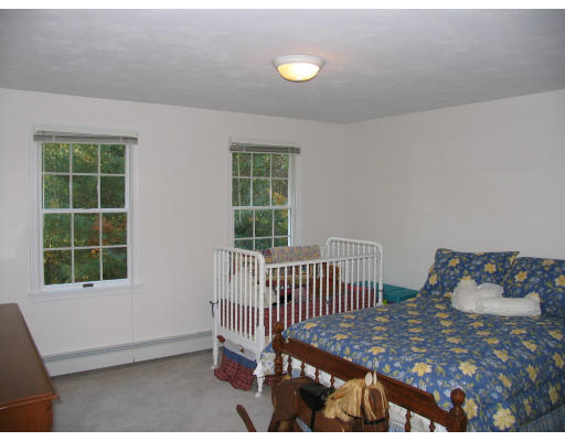 17 Maynard Road Berlin, MA 01503 - Photo 9 of 30 Gallery Image 9