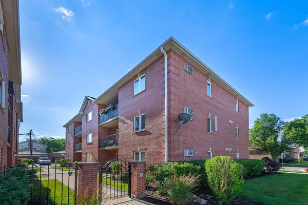 $234,900 | 3001 North Oriole Avenue, Unit 301, Chicago, IL 60707