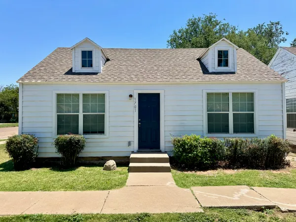 $695 | 1701 Avenue T, Lubbock, TX 79401