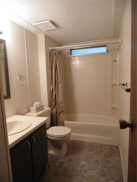 25 Lear Drive Coventry, RI 02816 - Photo 14 of 24 Main bath