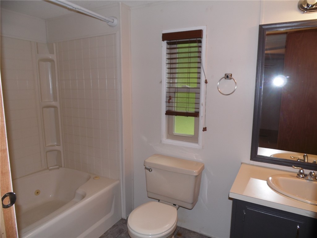 25 Lear Drive Coventry, RI 02816 - Photo 18 of 24 Primary bedroom bath