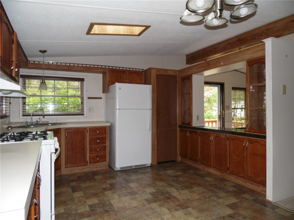 25 Lear Drive Coventry, RI 02816 - Photo 8 of 24