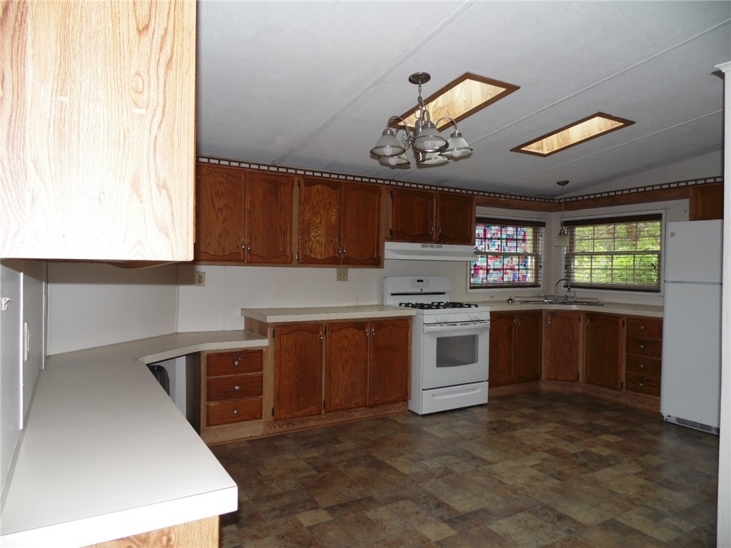 25 Lear Drive Coventry, RI 02816 - Photo 9 of 24