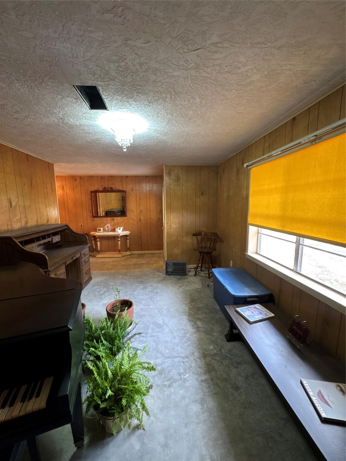 263 County Road 355 Jasper, TX 75951 - Photo 16 of 45 a lobby with furniture and floor to ceiling window