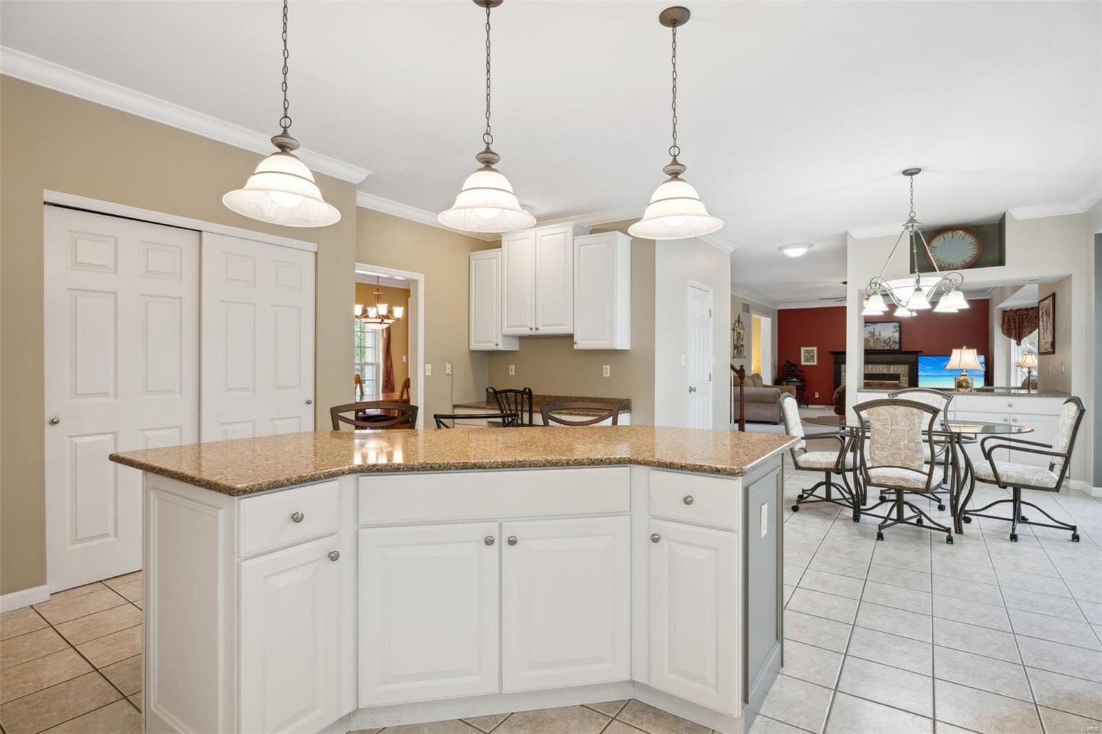 701 Castle Ridge Drive Ballwin, MO 63021 - Photo 11 of 36 Gallery Image 11