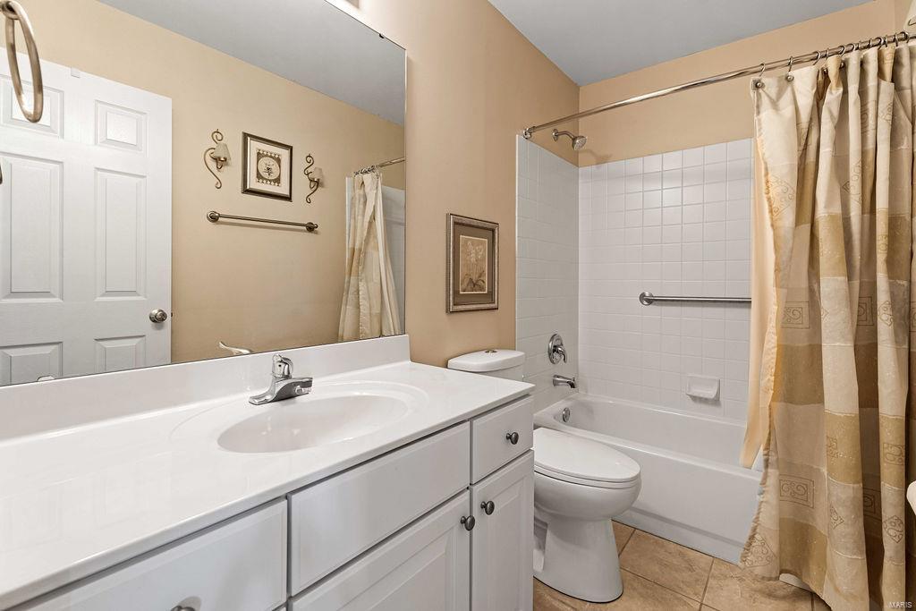 701 Castle Ridge Drive Ballwin, MO 63021 - Photo 24 of 36 Gallery Image 24