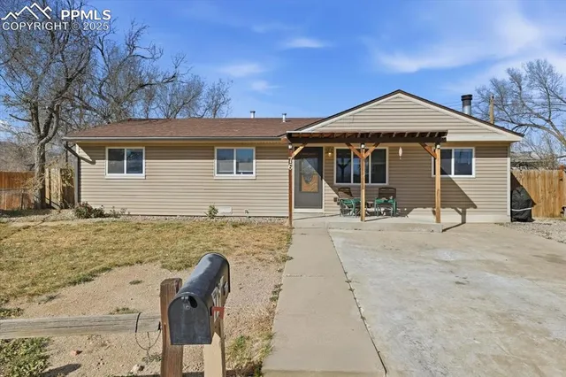 $307,900 | 76 Jasper Drive, Colorado Springs, CO 80911